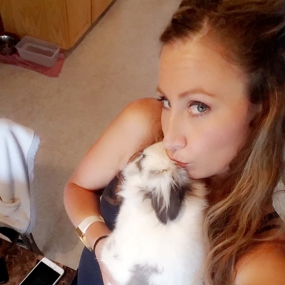 Meet your Posher, Lisa - Picture 2 of 4